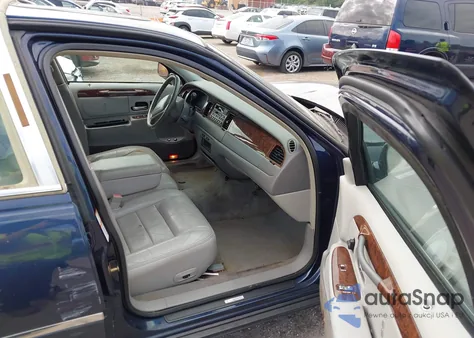 2002 Lincoln Town Car Executive из США, поврежденный, VIN 1LNHM81W52Y671124